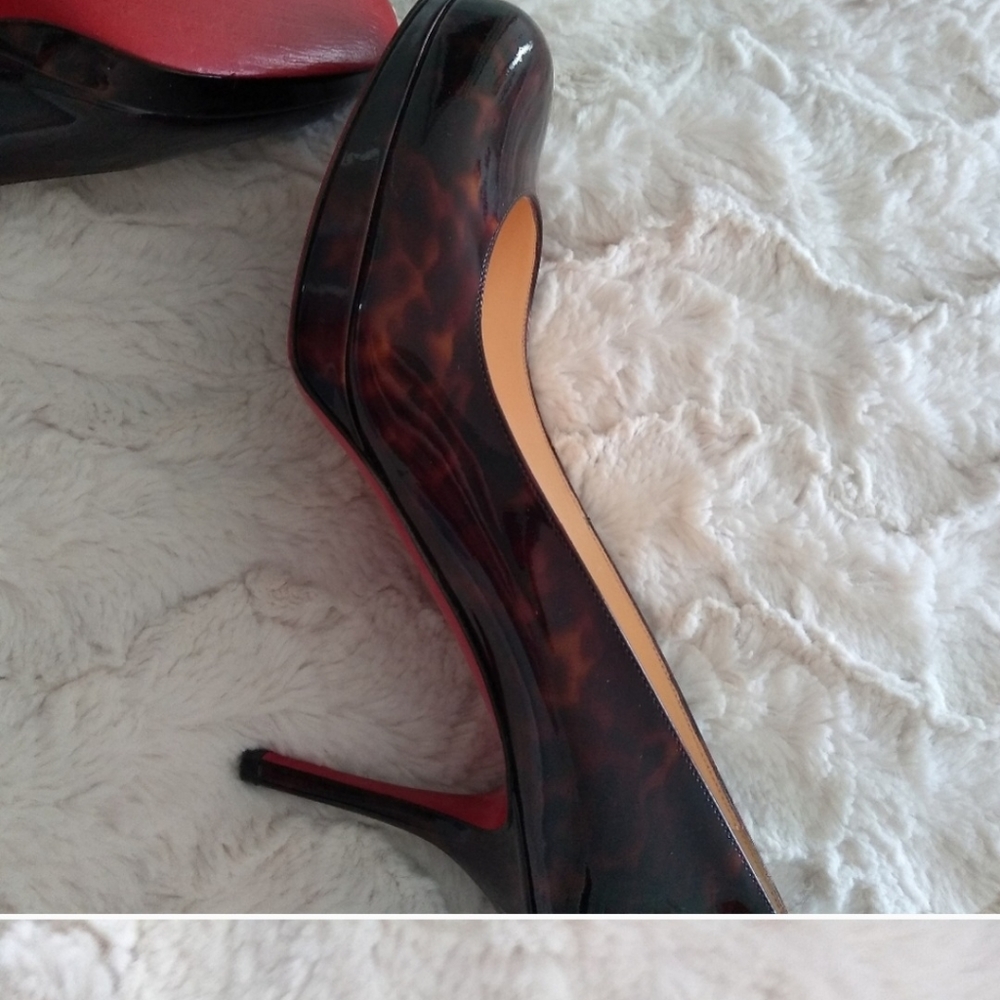 **She FANCY YES! Christian Louboutin Pro-rata 90 patent heels - Picture 4 of 9